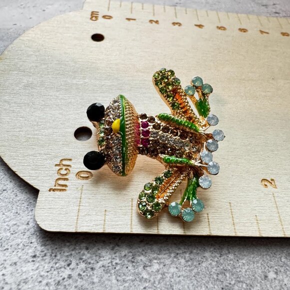 Frog Brooch Enamel Rhinestone Green Gold Tone Animal Pin Statement Jewelry - Picture 5 of 6